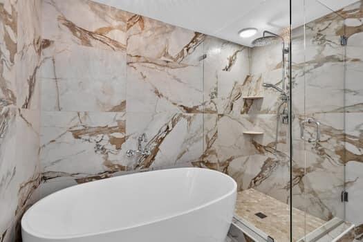 LAKES CONDO - Residential