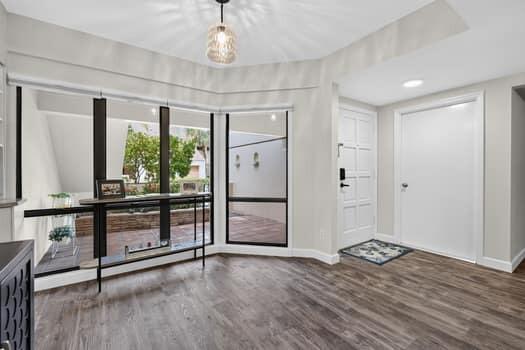 LAKES CONDO - Residential