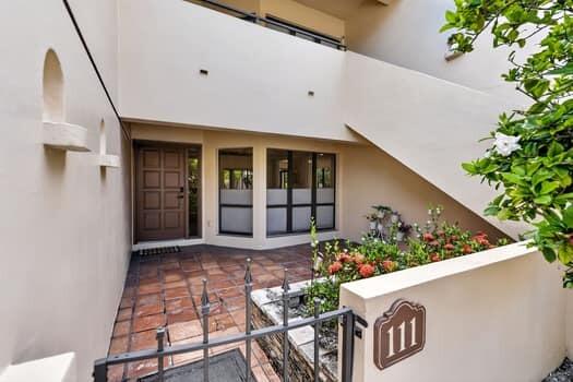 LAKES CONDO - Residential