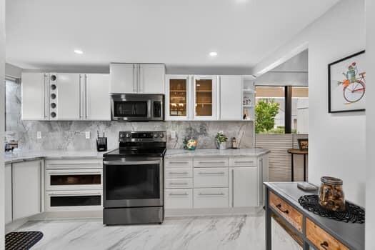 LAKES CONDO - Residential