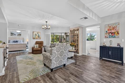 LAKES CONDO - Residential