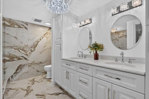 LAKES CONDO - Residential