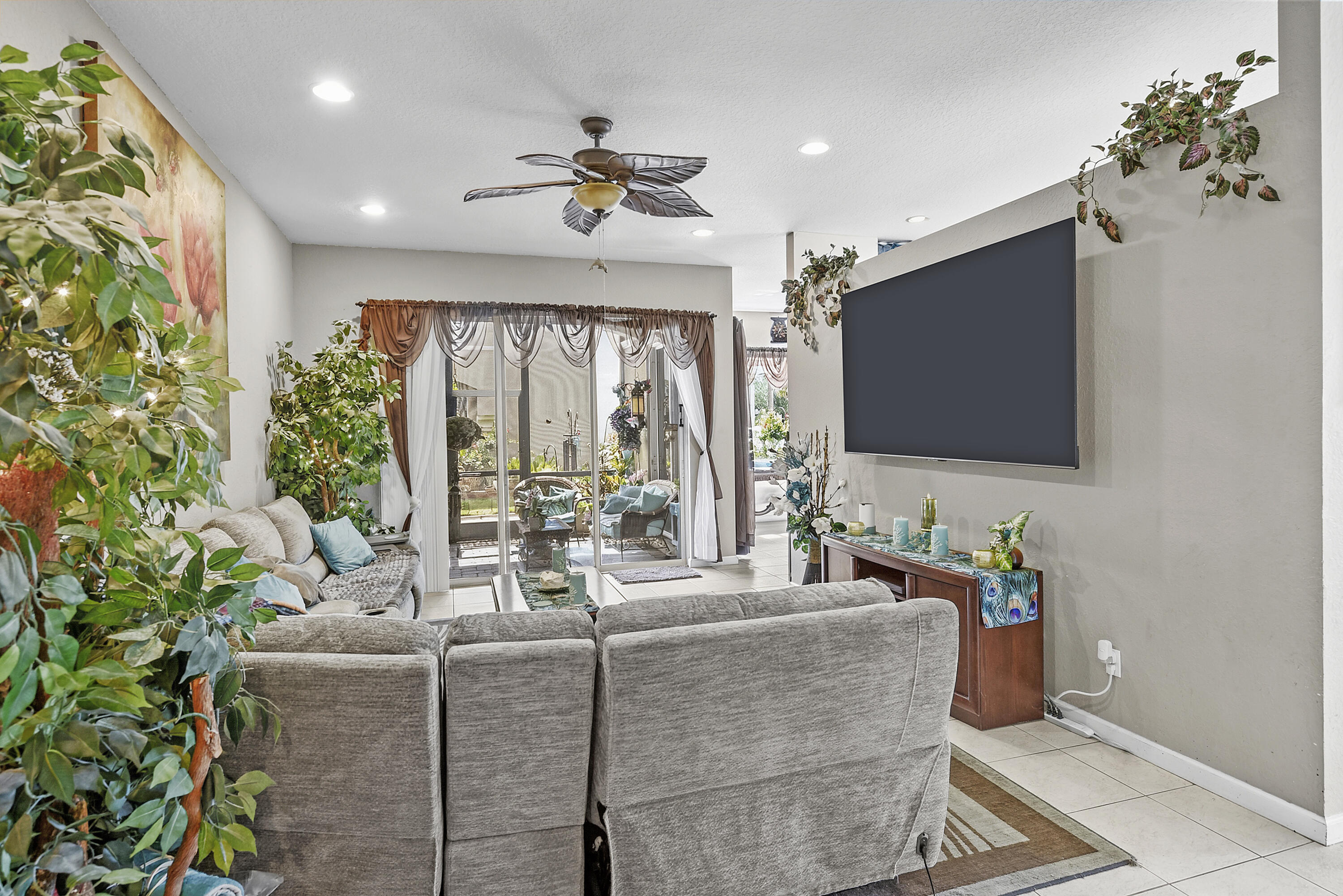 THIRD REPLAT OF PORTOFINO ISLES - Residential