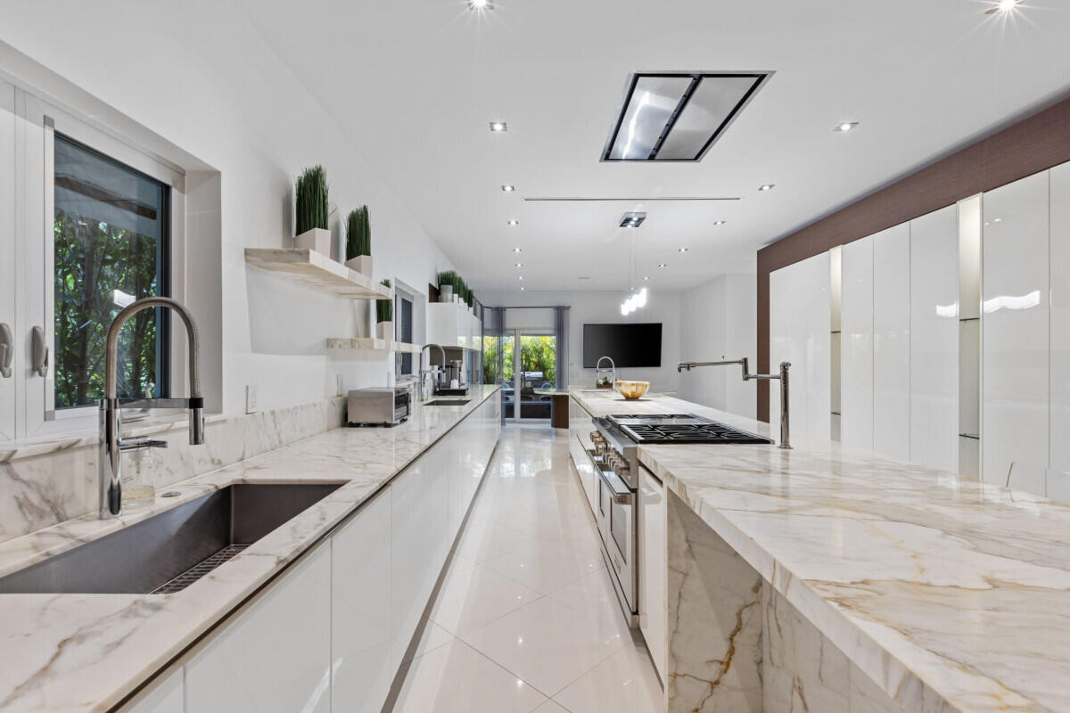 FLA FRUIT LANDS CO SUB NO 1 - Residential Lease