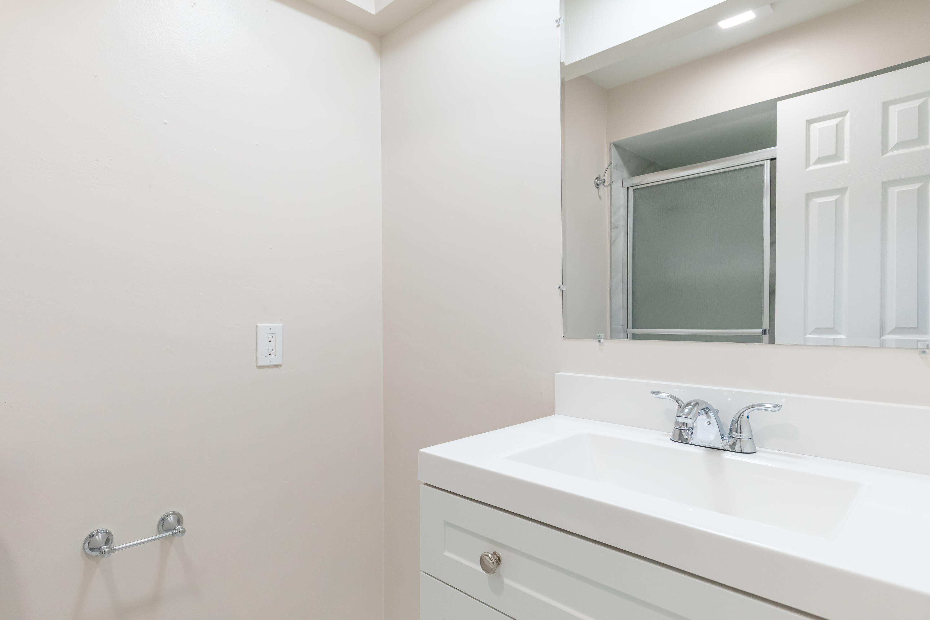 LAUDERDALE NORTH PARK SEC 3 - Residential Lease