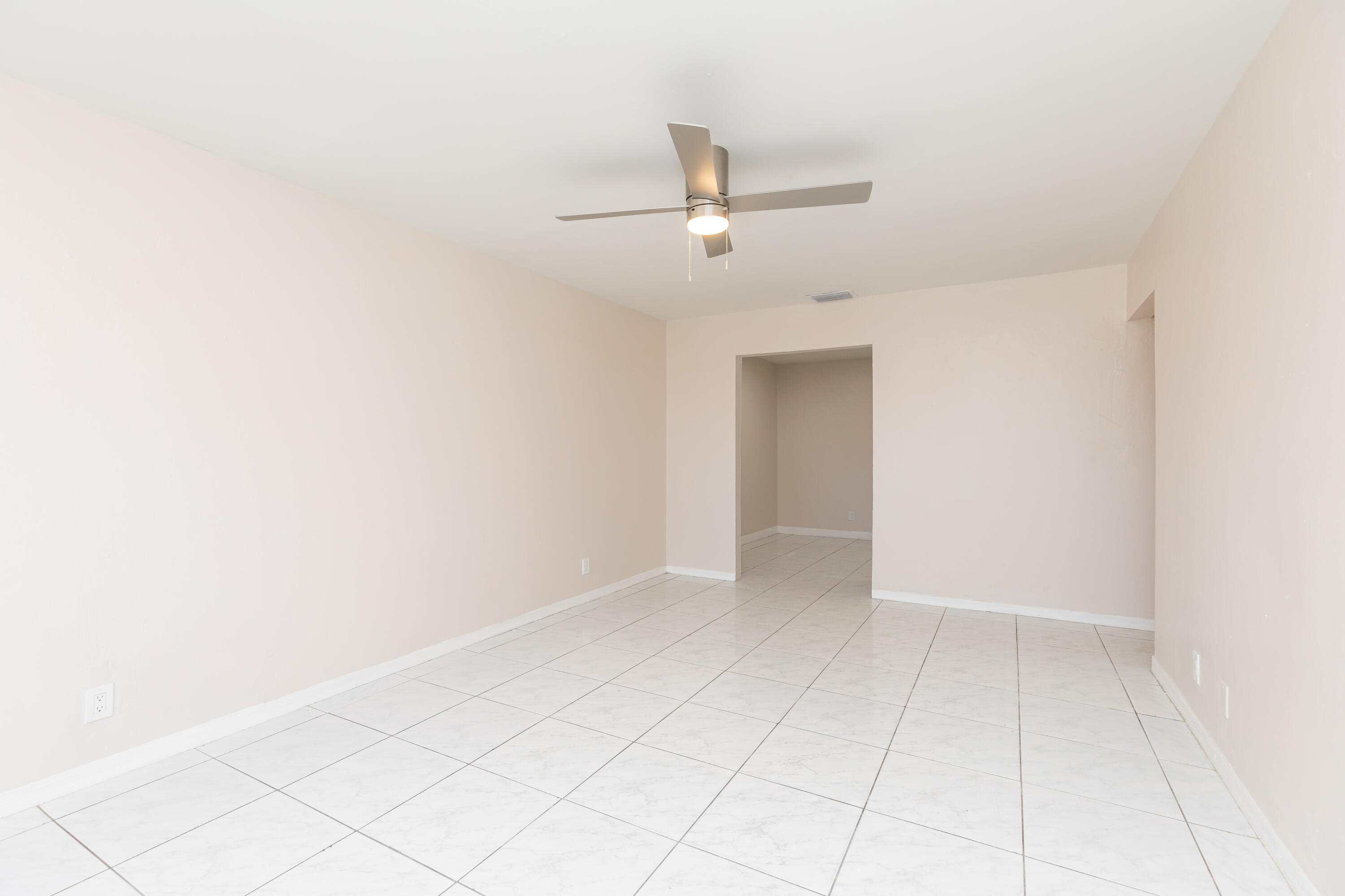LAUDERDALE NORTH PARK SEC 3 - Residential Lease
