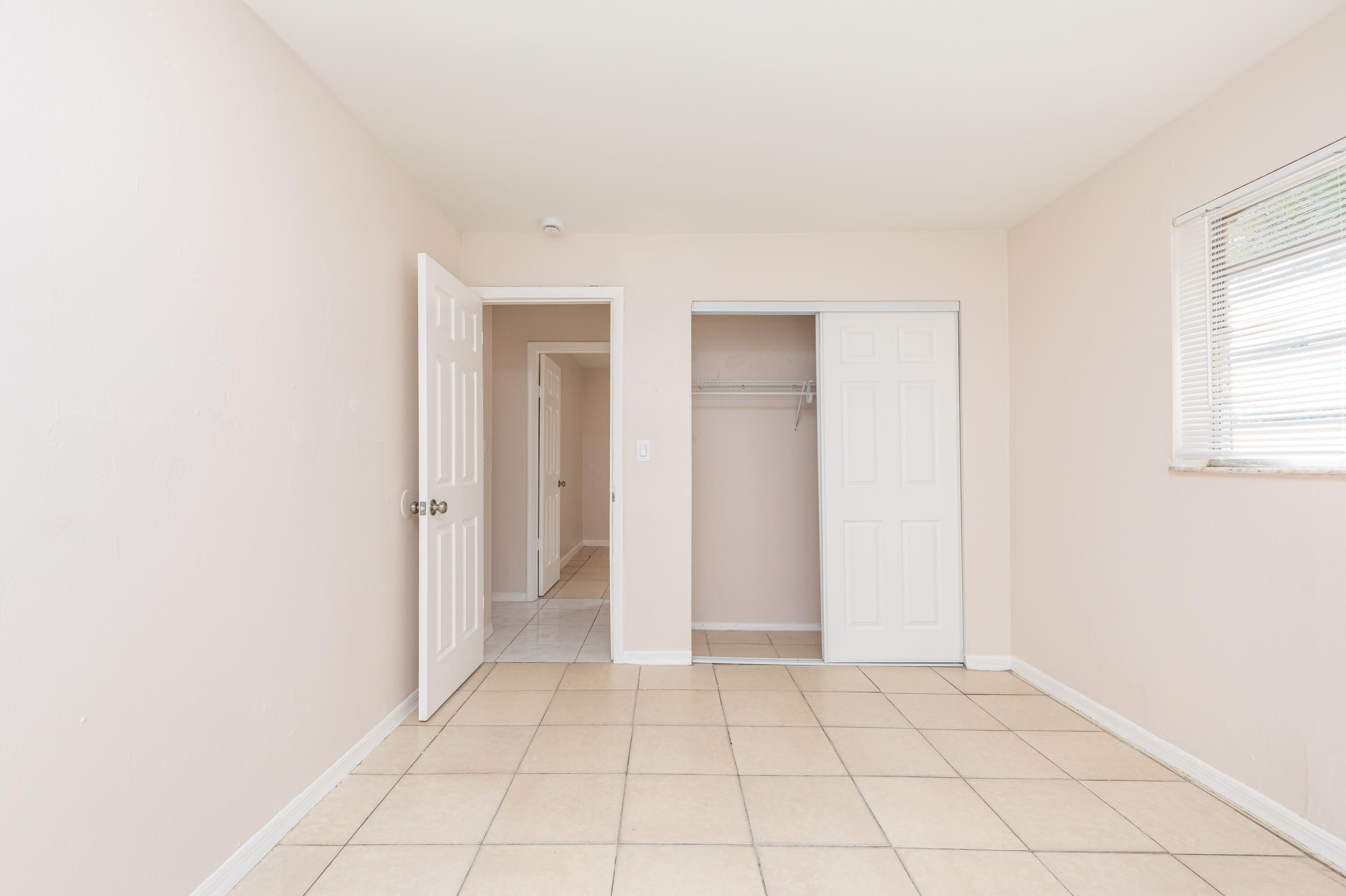 LAUDERDALE NORTH PARK SEC 3 - Residential Lease
