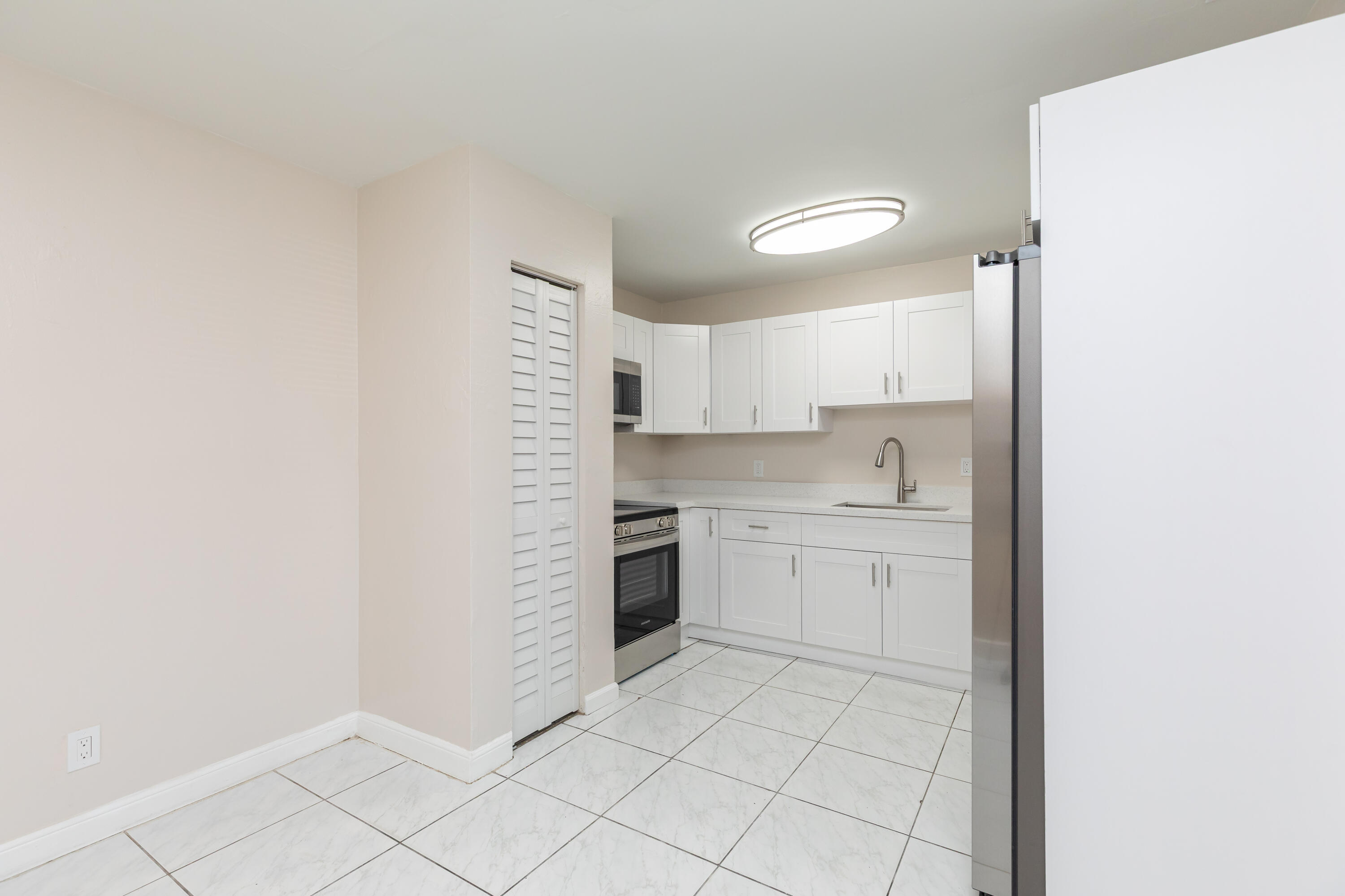 LAUDERDALE NORTH PARK SEC 3 - Residential Lease