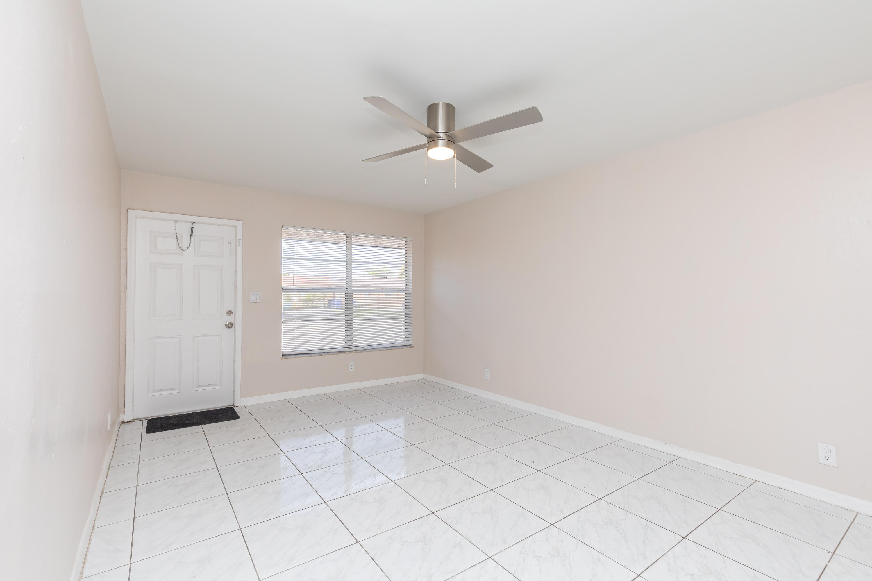 LAUDERDALE NORTH PARK SEC 3 - Residential Lease