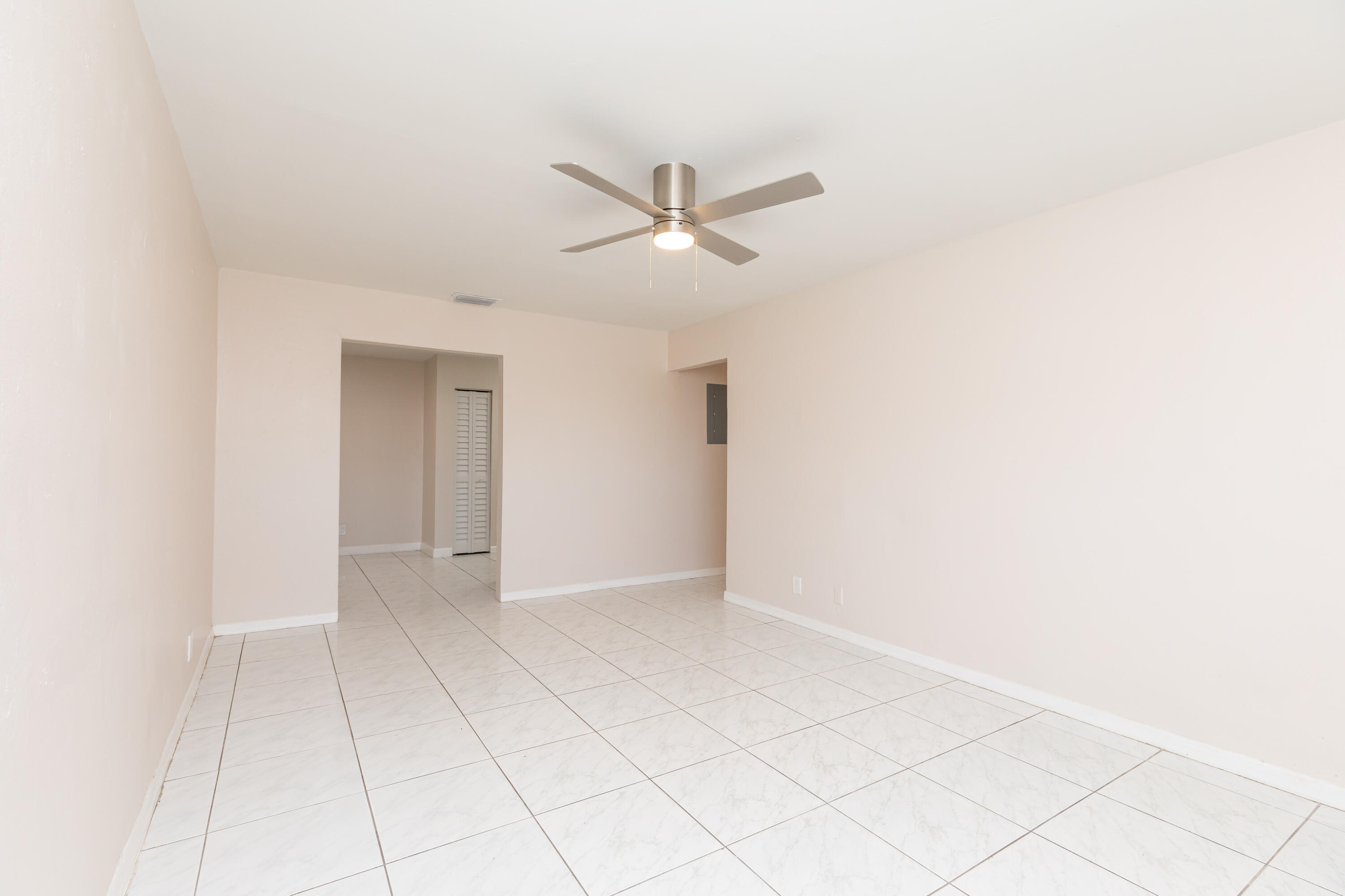 LAUDERDALE NORTH PARK SEC 3 - Residential Lease