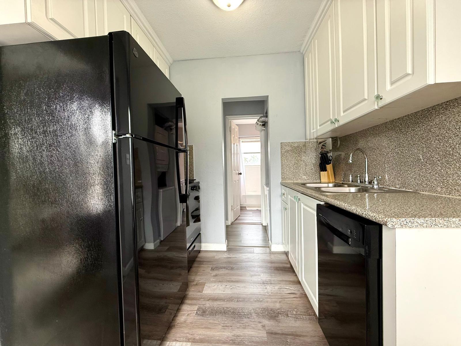 ESTATES OF SOUTH PALM BEACH ADD 1 - Residential Lease