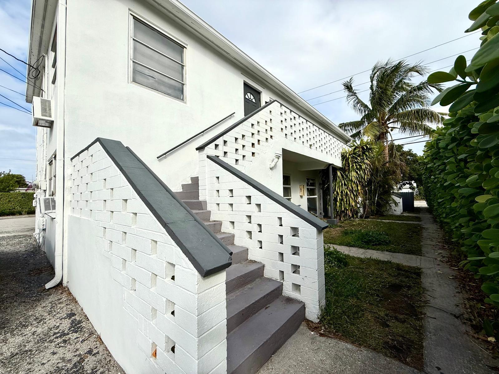 ESTATES OF SOUTH PALM BEACH ADD 1 - Residential Lease