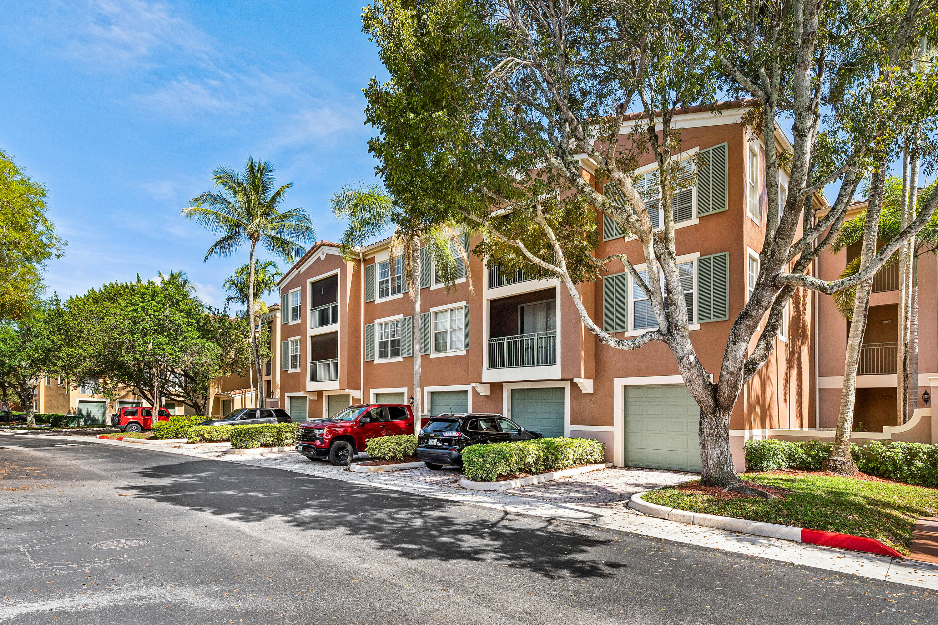 ST ANDREWS AT POLO CLUB CONDO - Residential