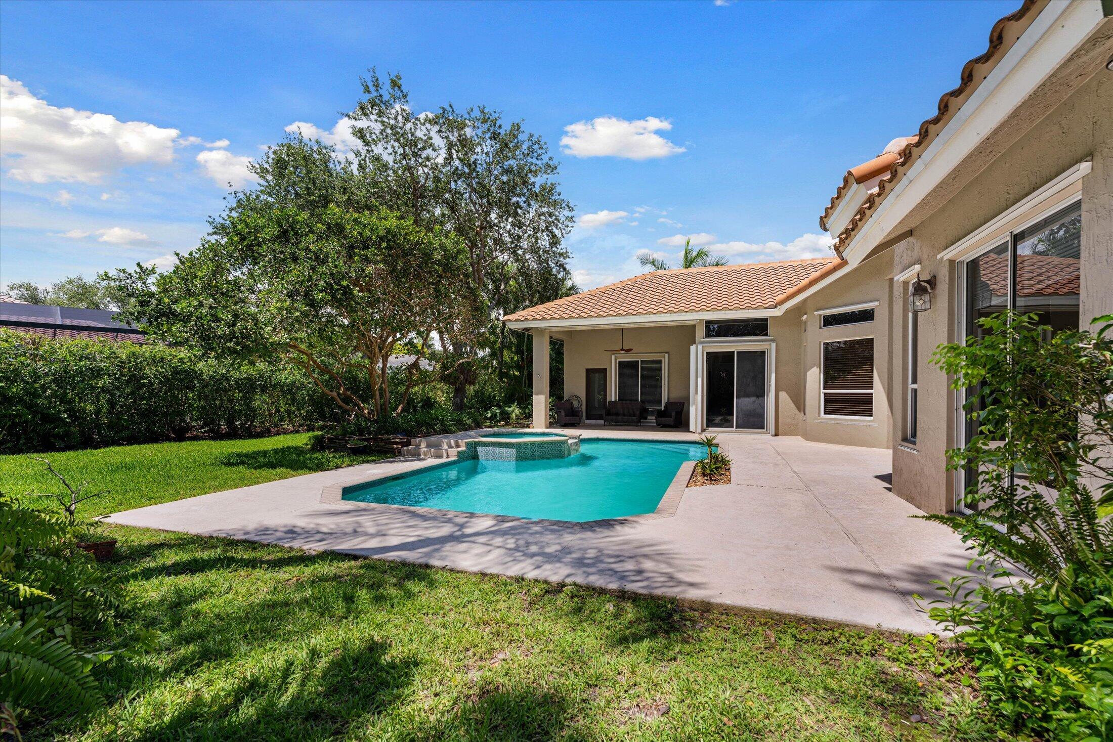 MEADOW RUN WEST - Residential