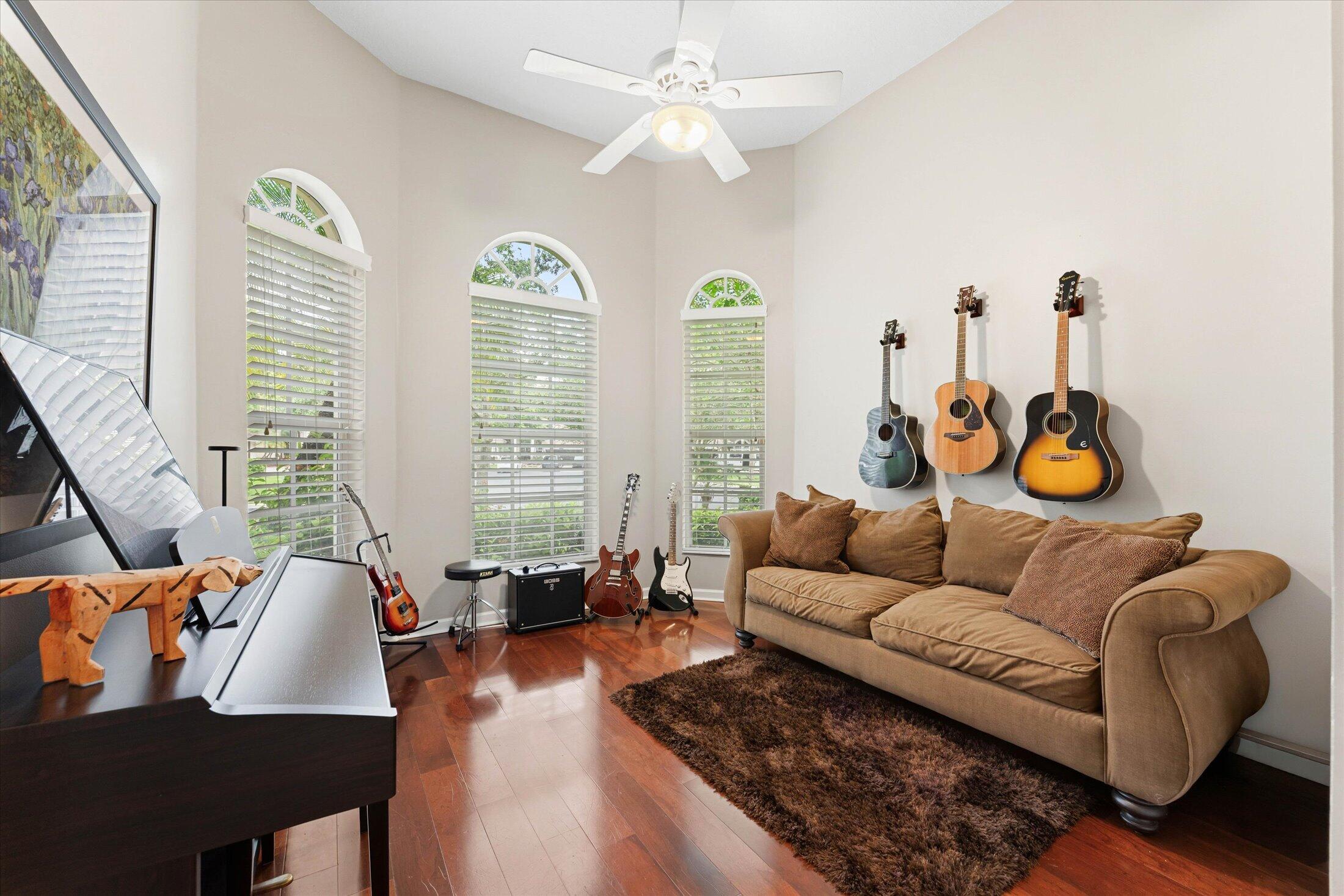 MEADOW RUN WEST - Residential