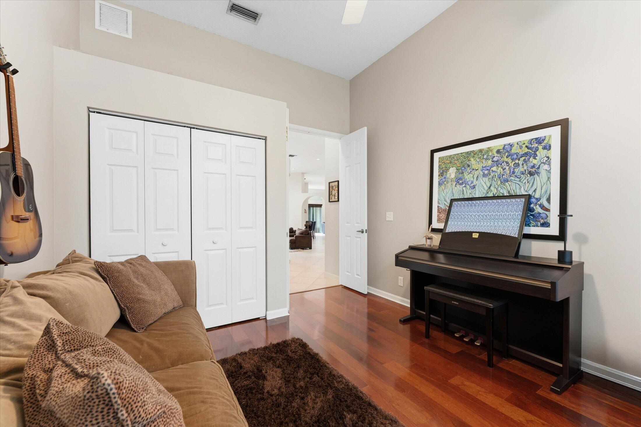 MEADOW RUN WEST - Residential