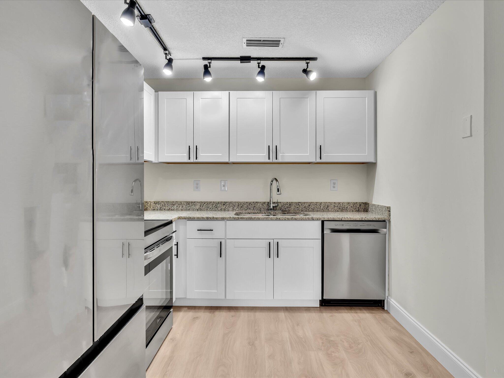 Lakeview Courts - Residential