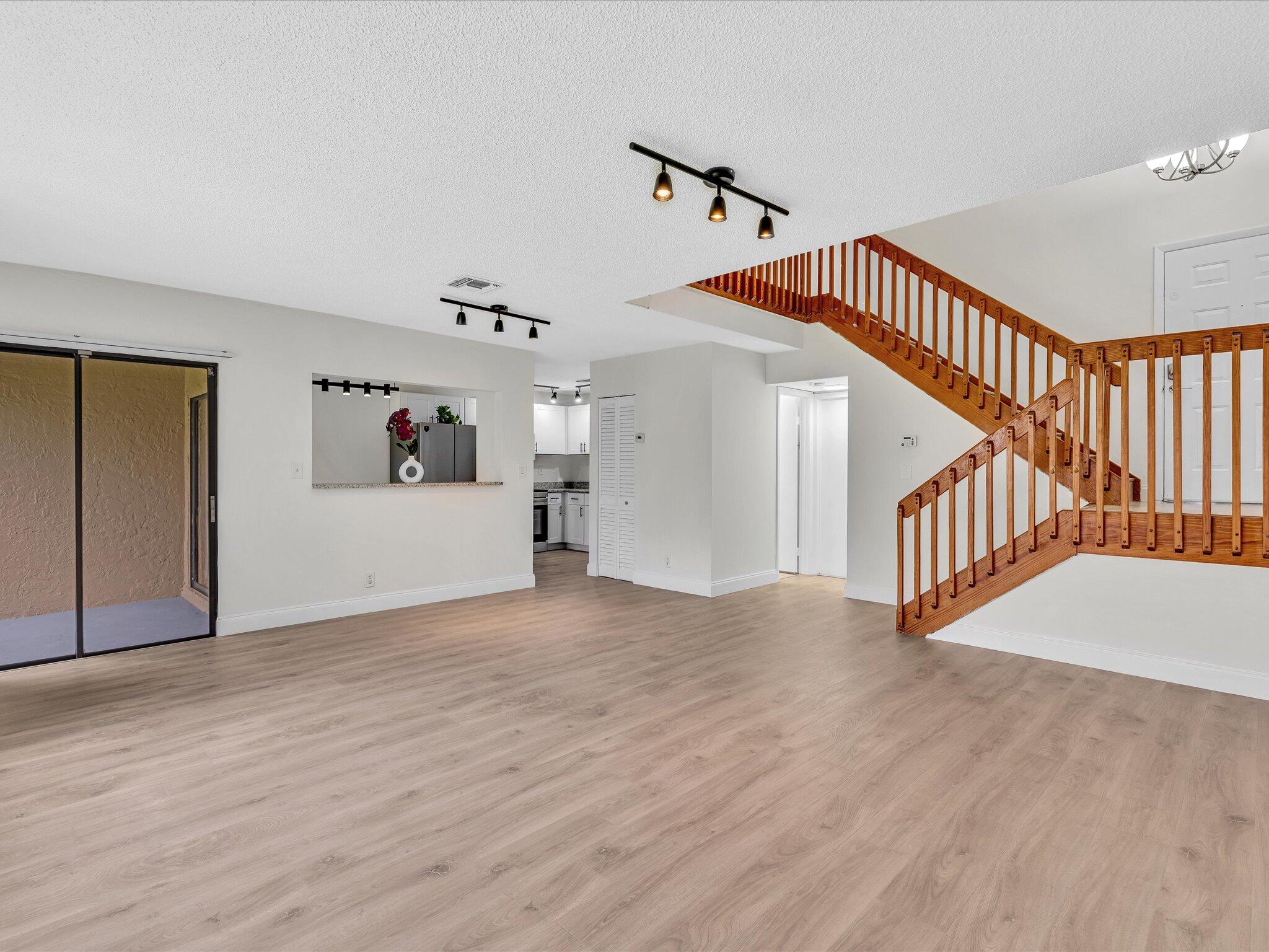 Lakeview Courts - Residential