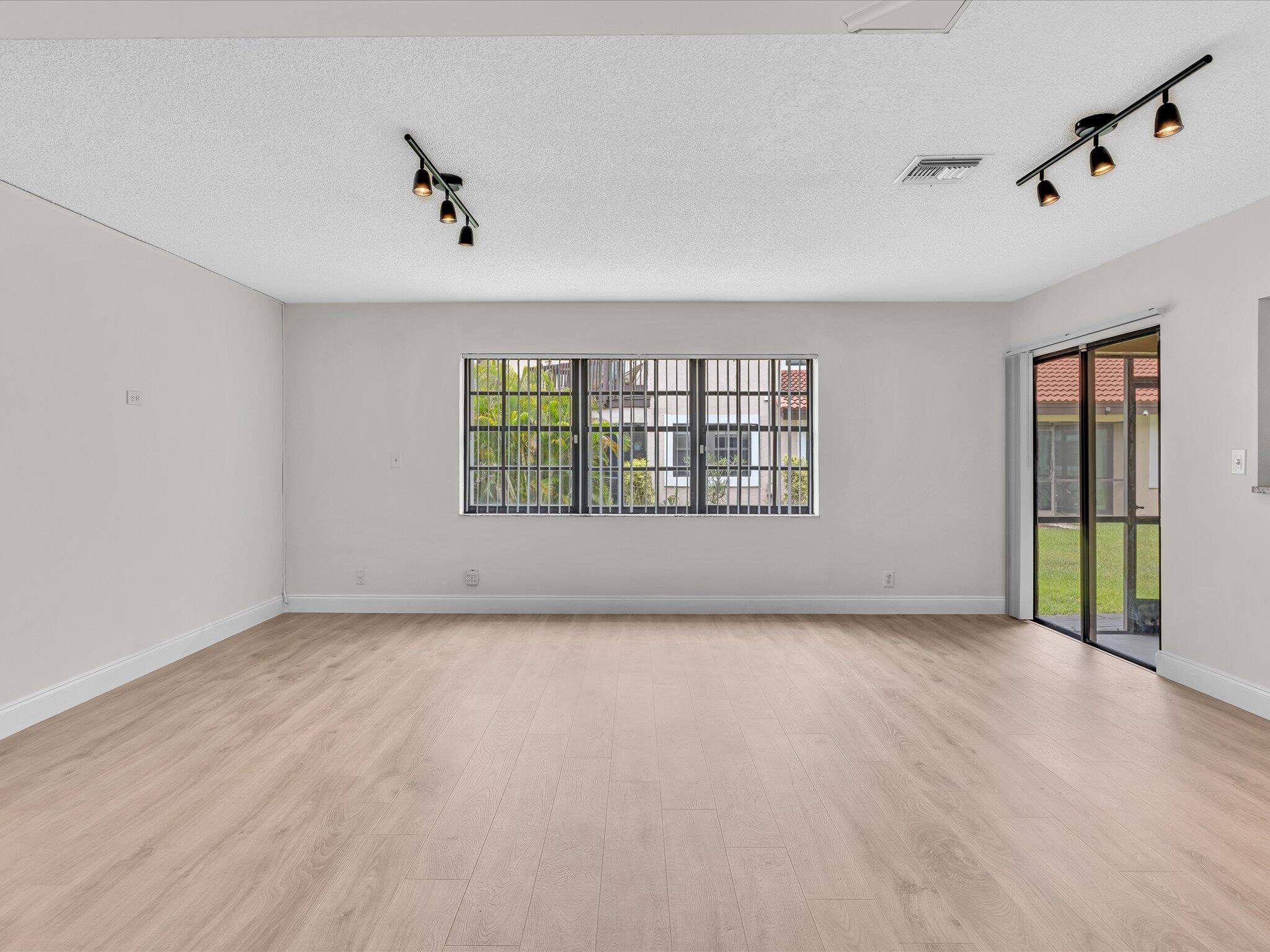 Lakeview Courts - Residential