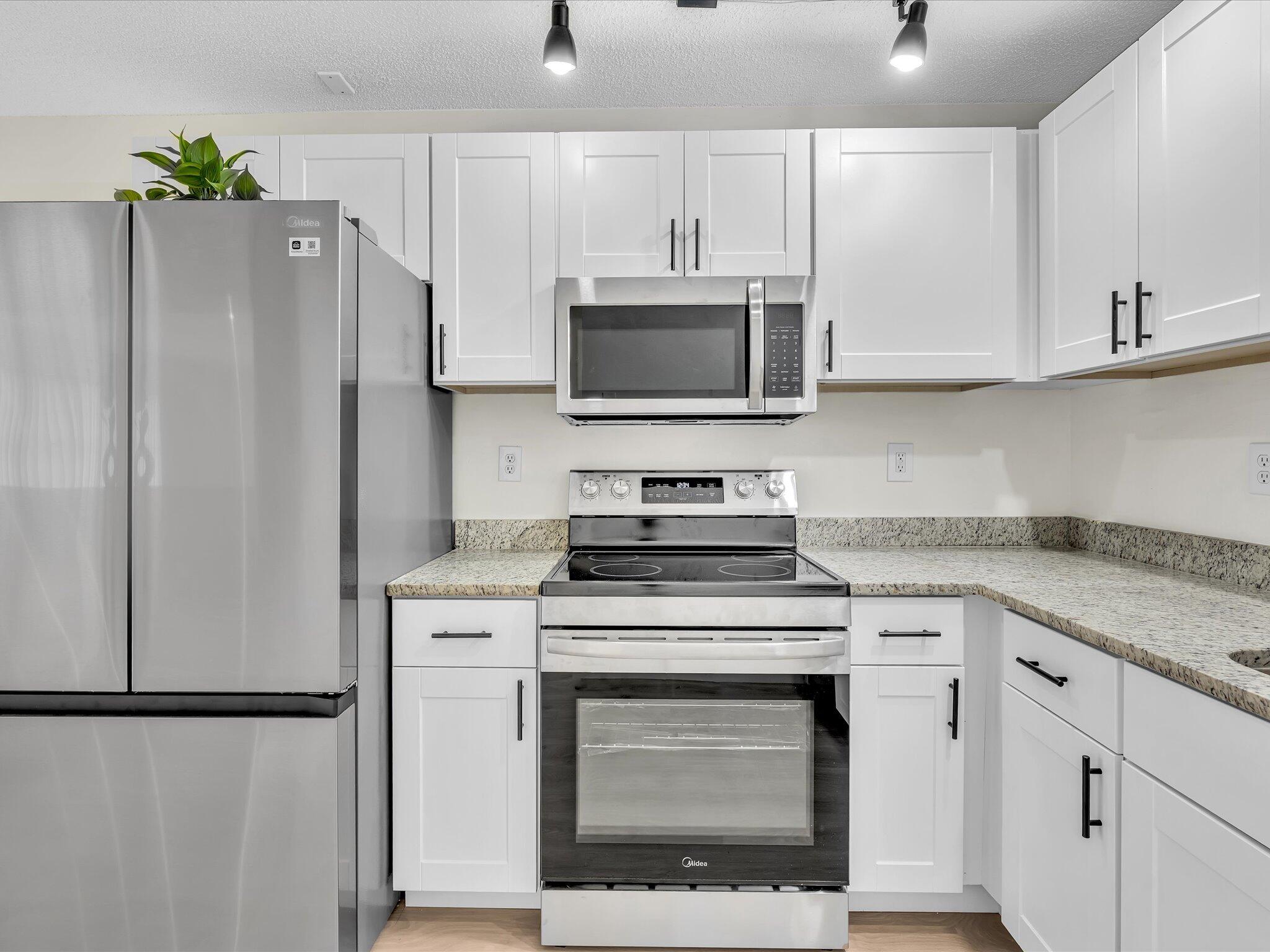 Lakeview Courts - Residential