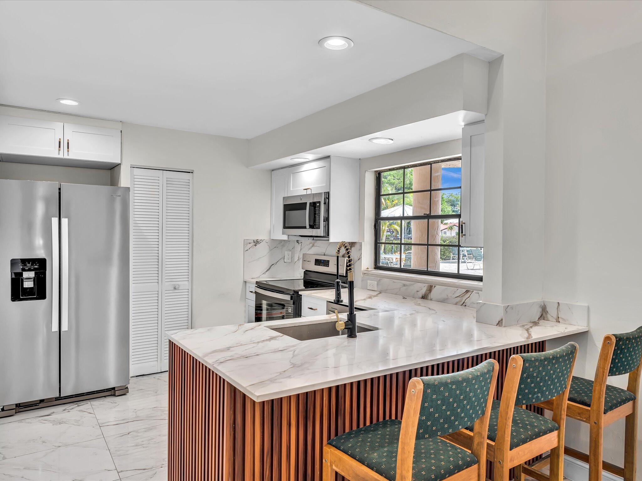 Lakeview Courts - Residential