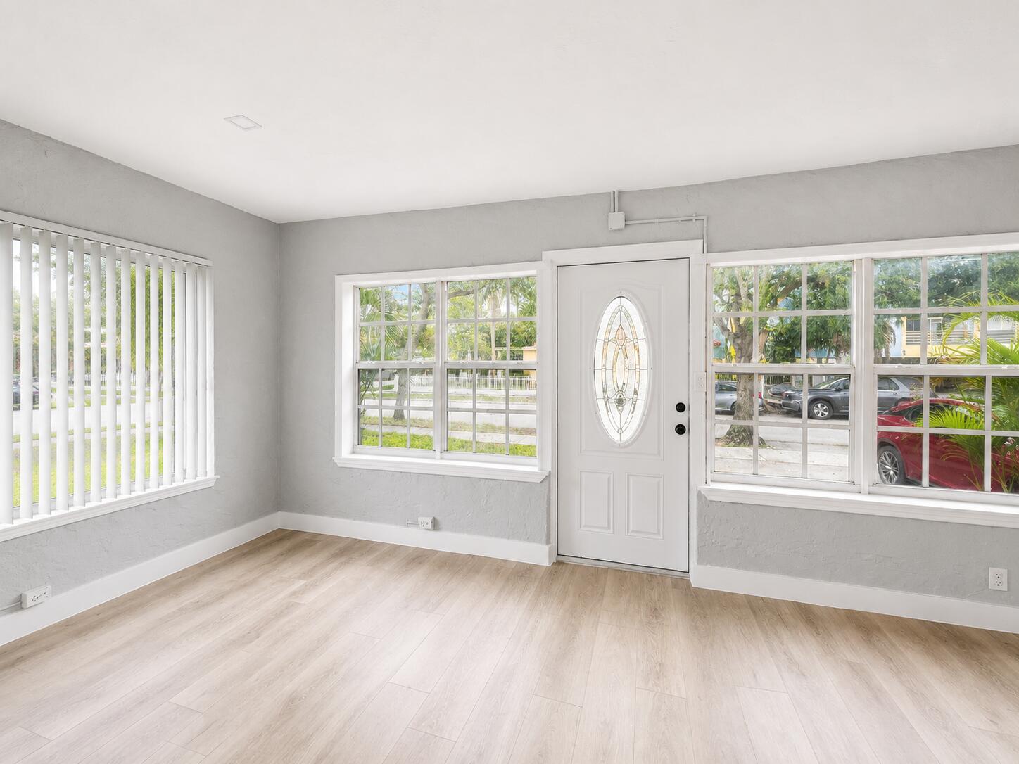 HOLLYWOOD - Residential Lease