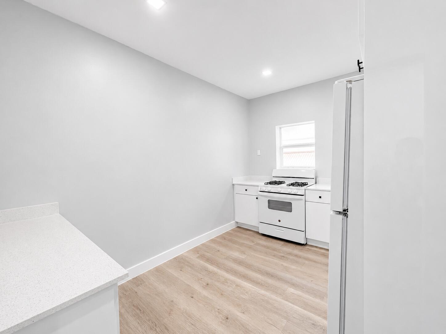 HOLLYWOOD - Residential Lease