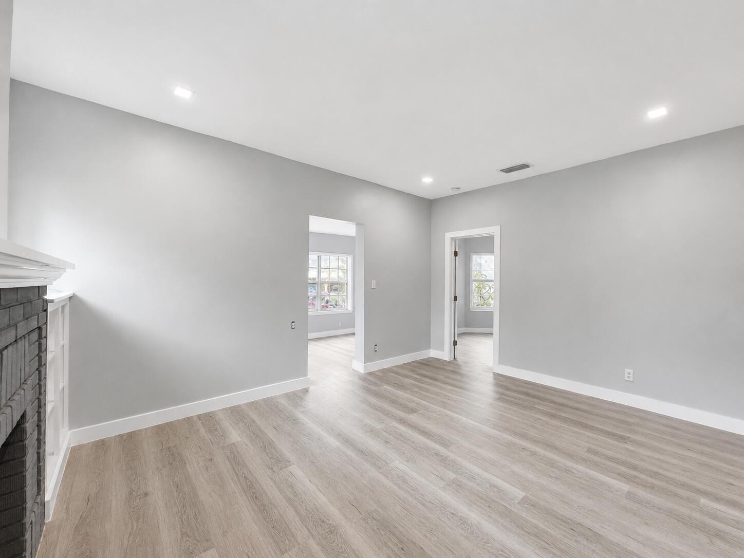 HOLLYWOOD - Residential Lease