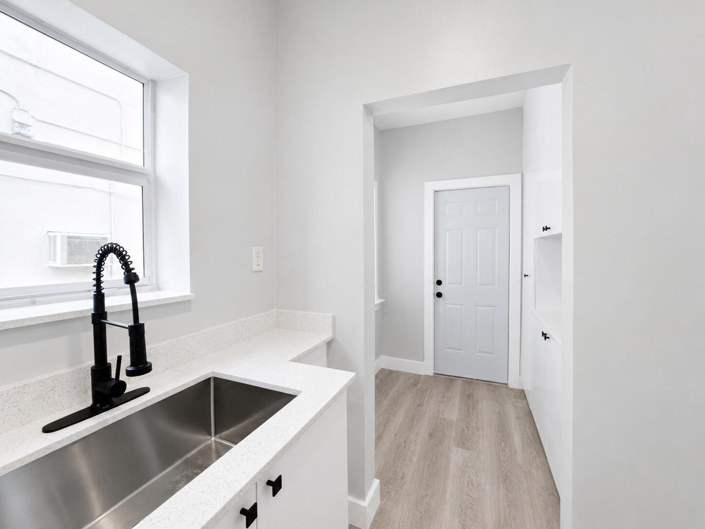 HOLLYWOOD - Residential Lease