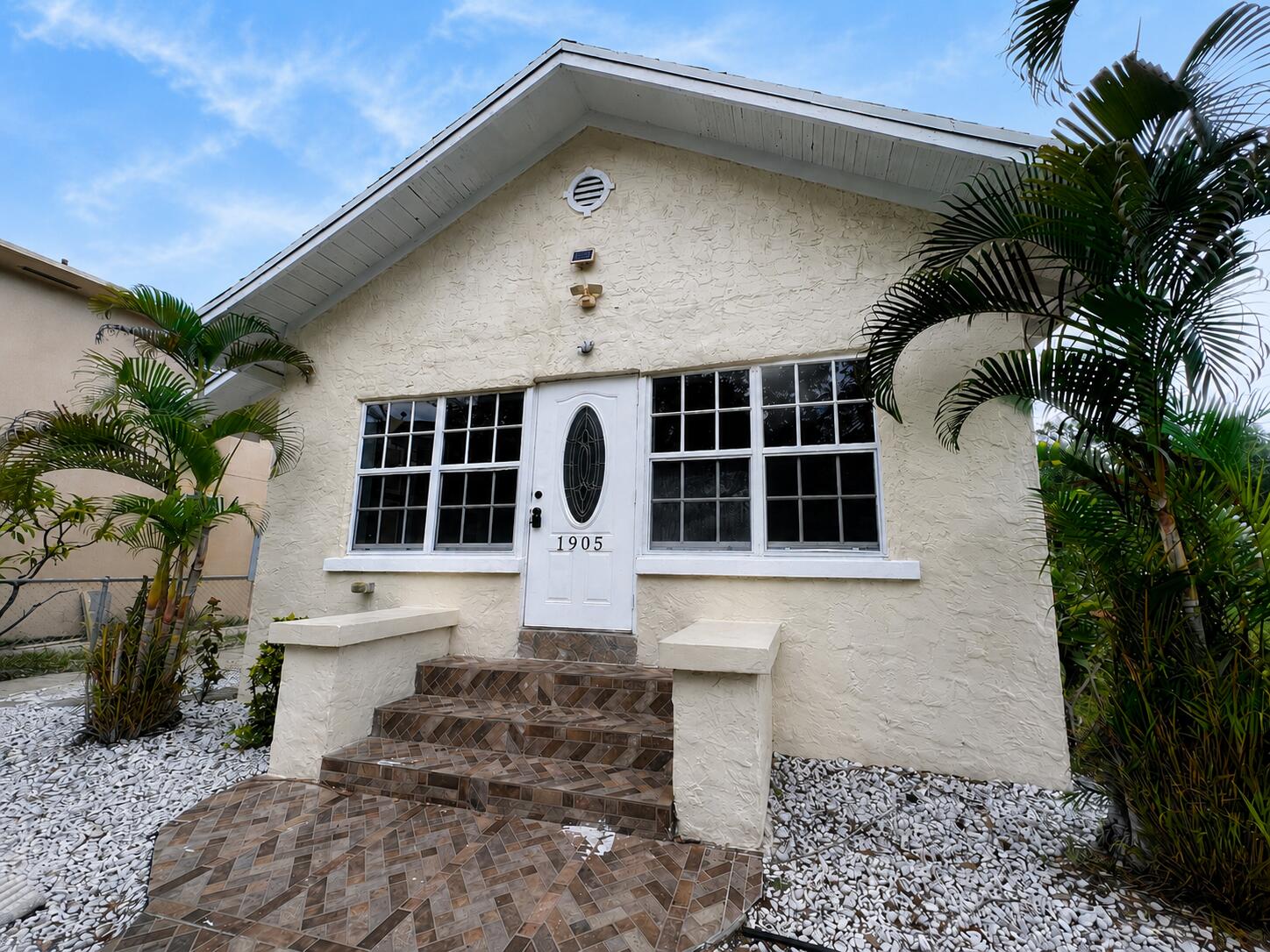 HOLLYWOOD - Residential Lease
