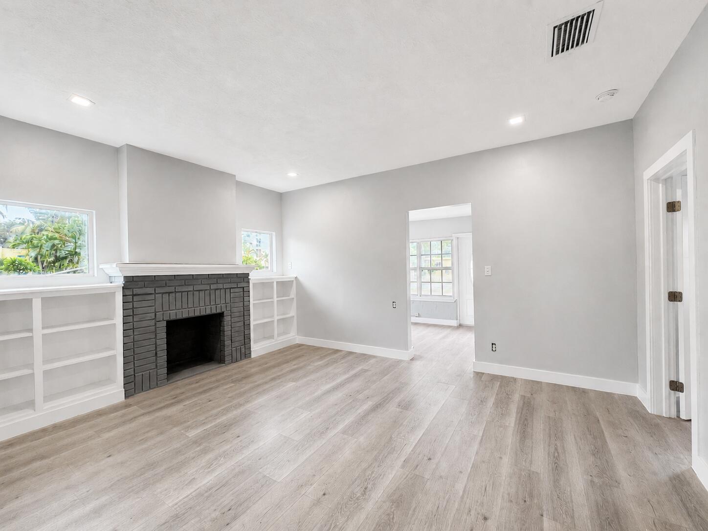 HOLLYWOOD - Residential Lease