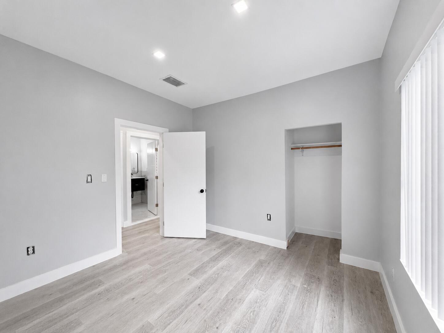 HOLLYWOOD - Residential Lease