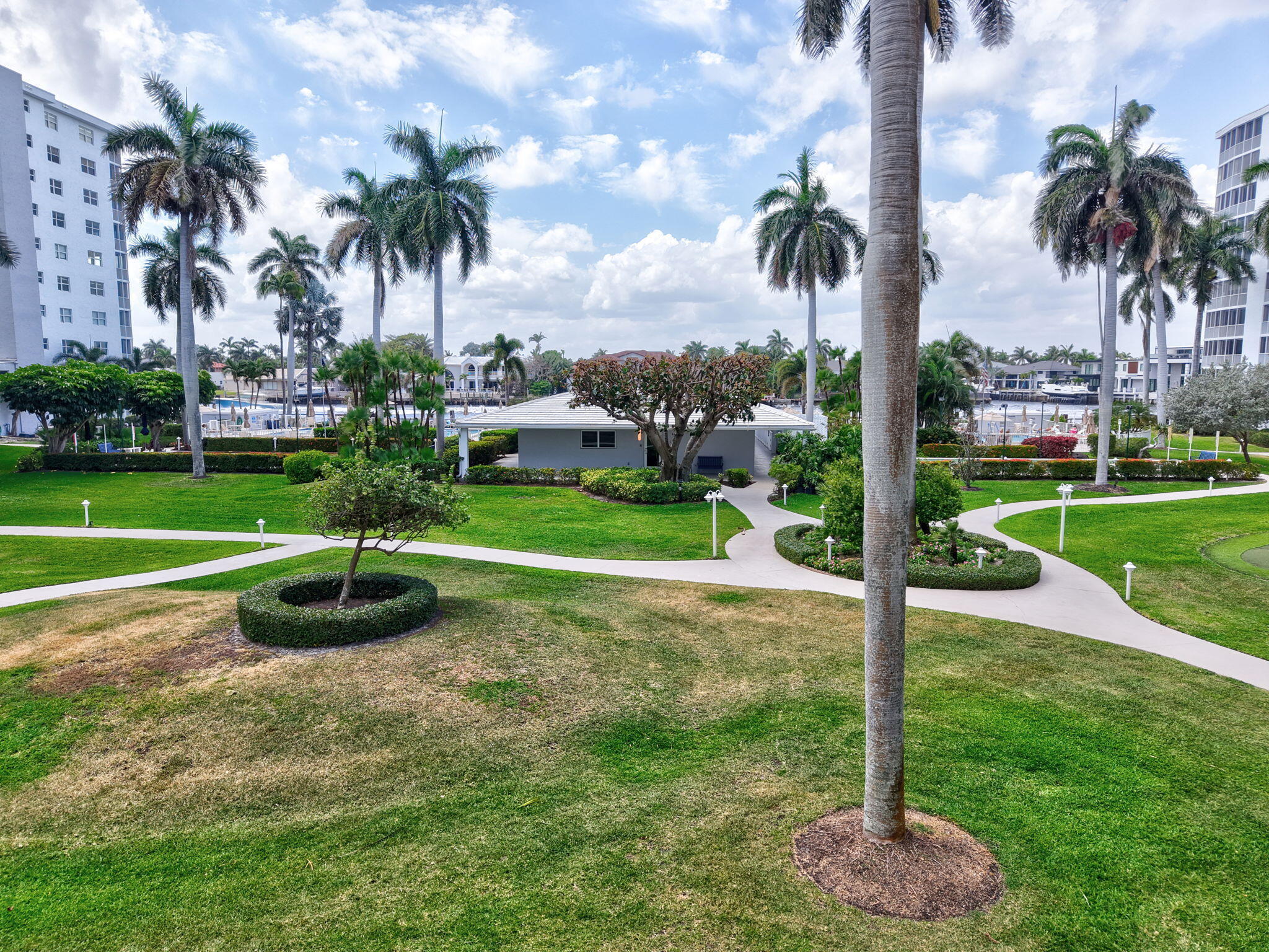 SEAGATE OF HIGHLAND CONDO - Residential