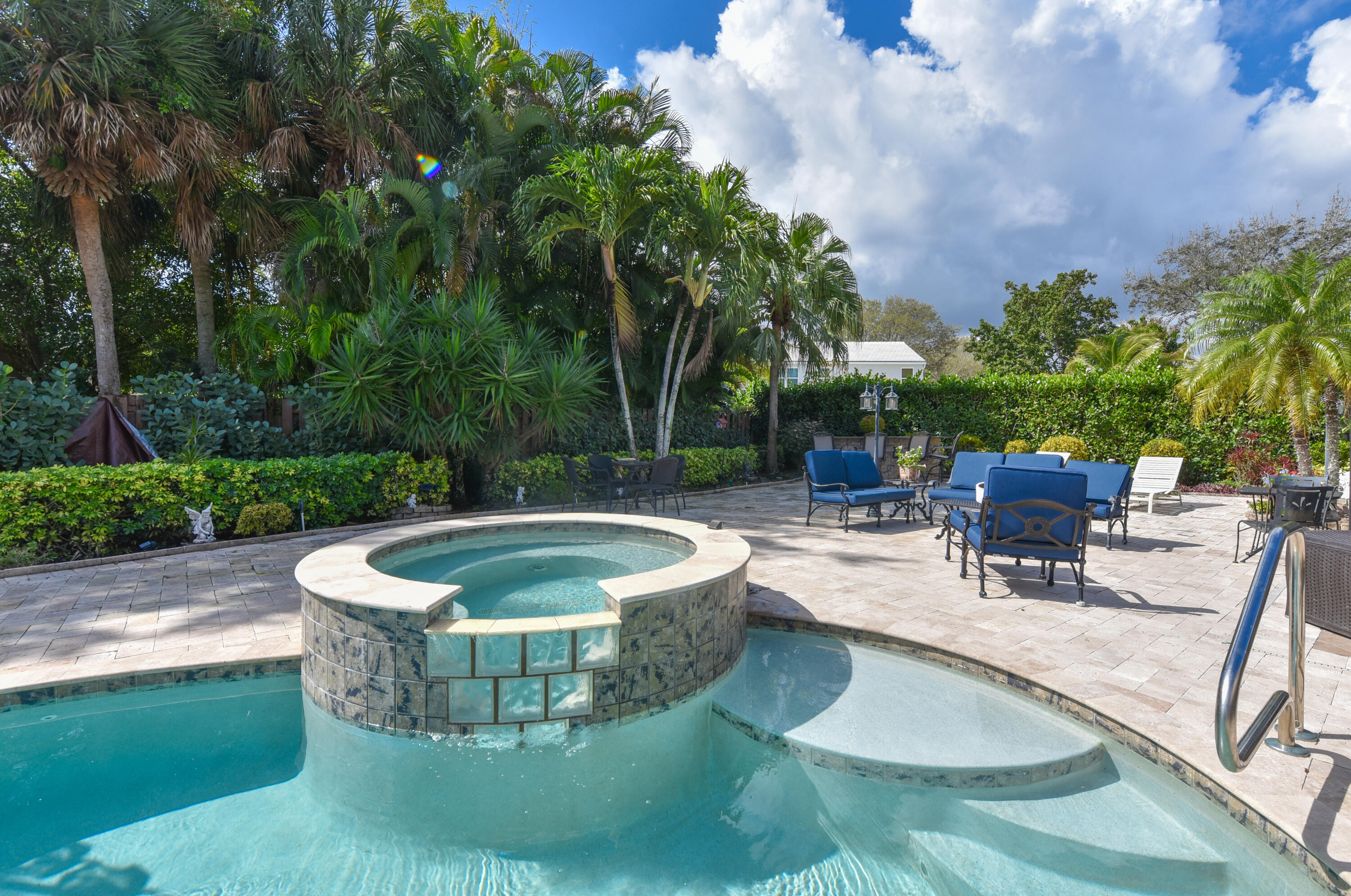 RAINBERRY ESTATES - Residential