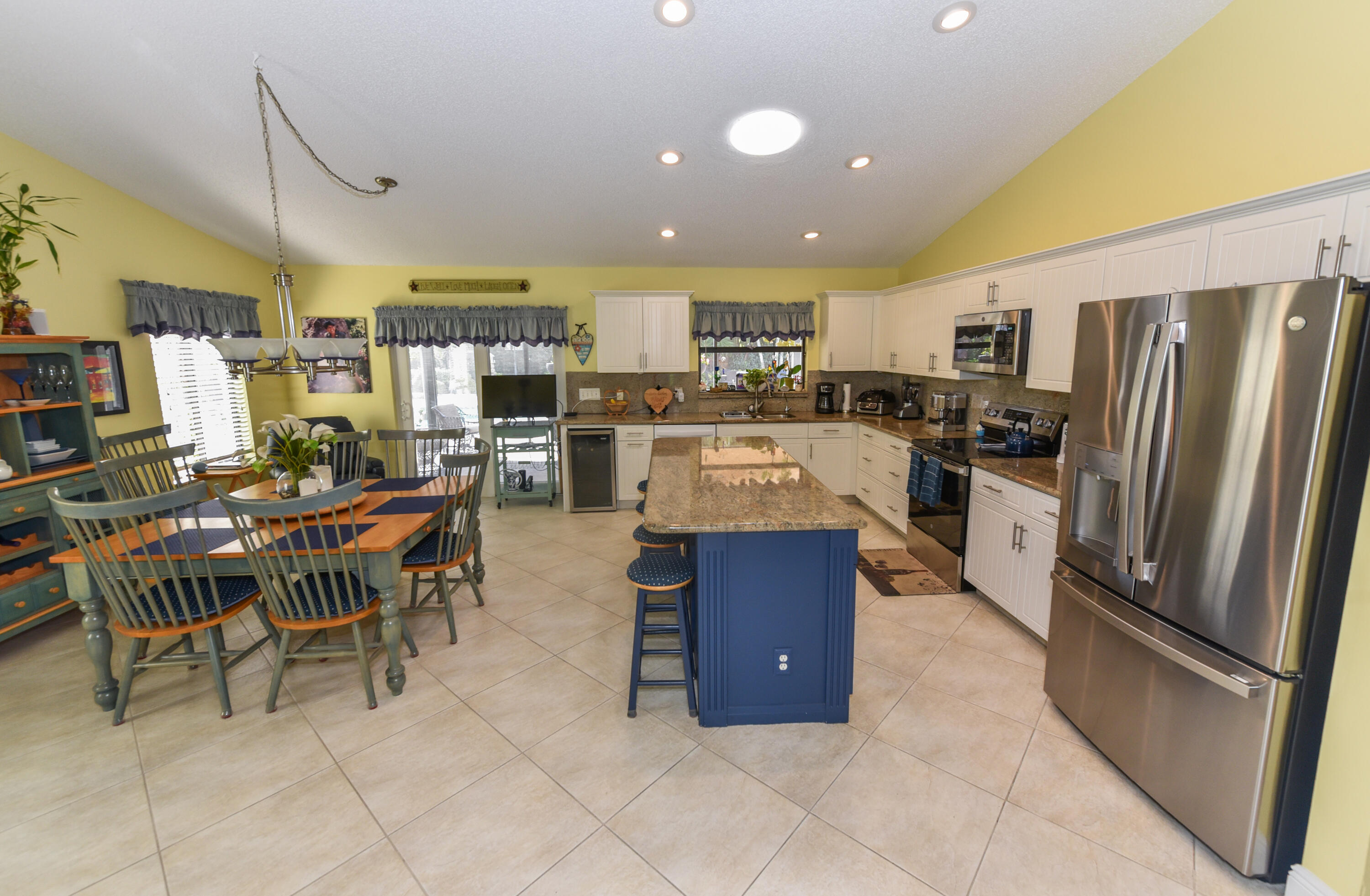 RAINBERRY ESTATES - Residential