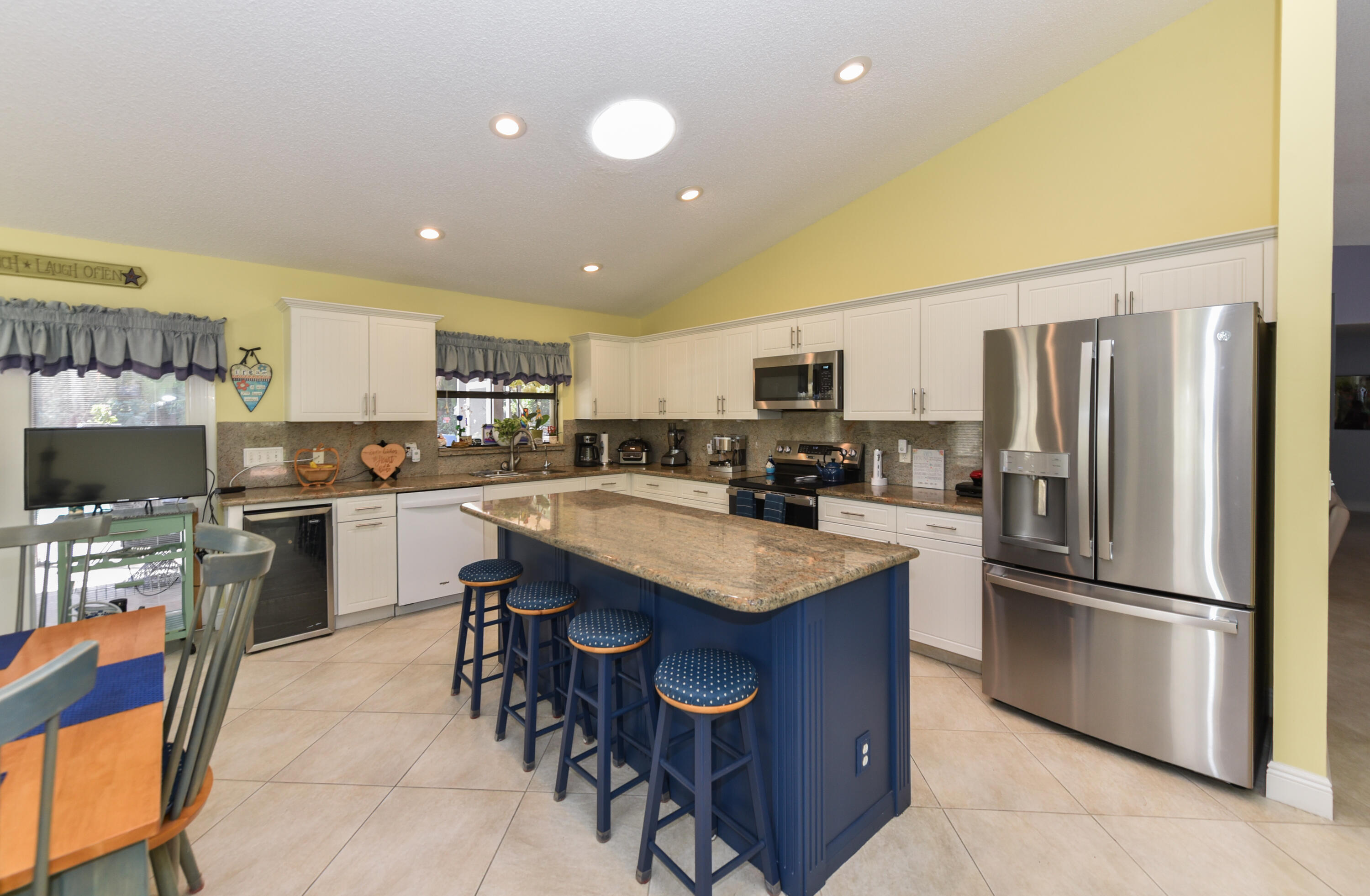 RAINBERRY ESTATES - Residential