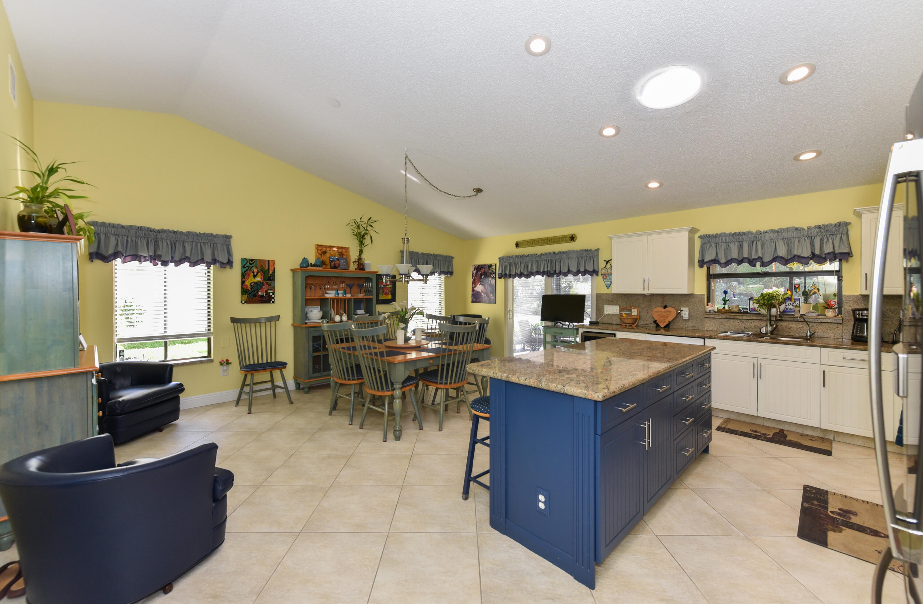 RAINBERRY ESTATES - Residential