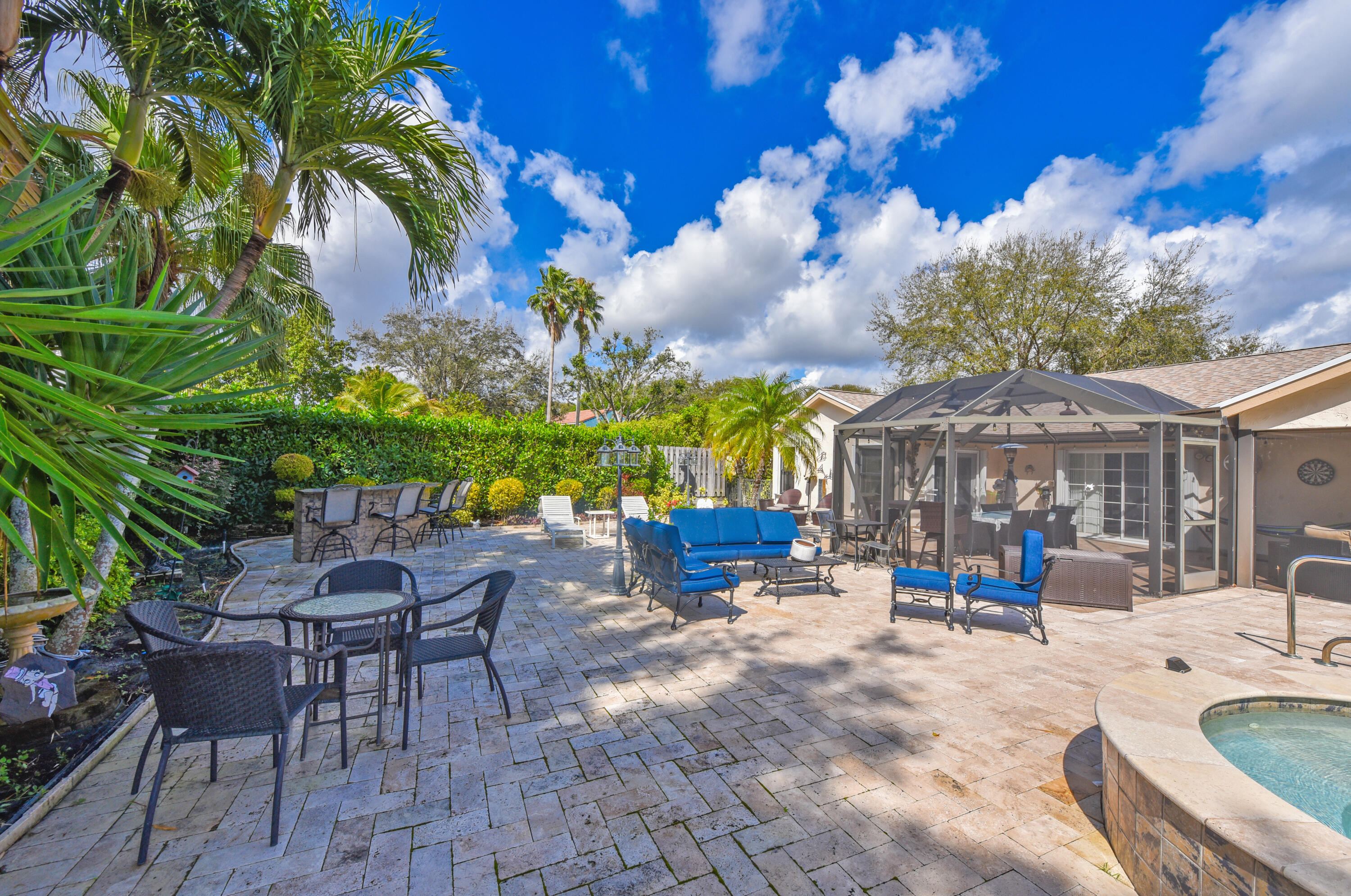 RAINBERRY ESTATES - Residential