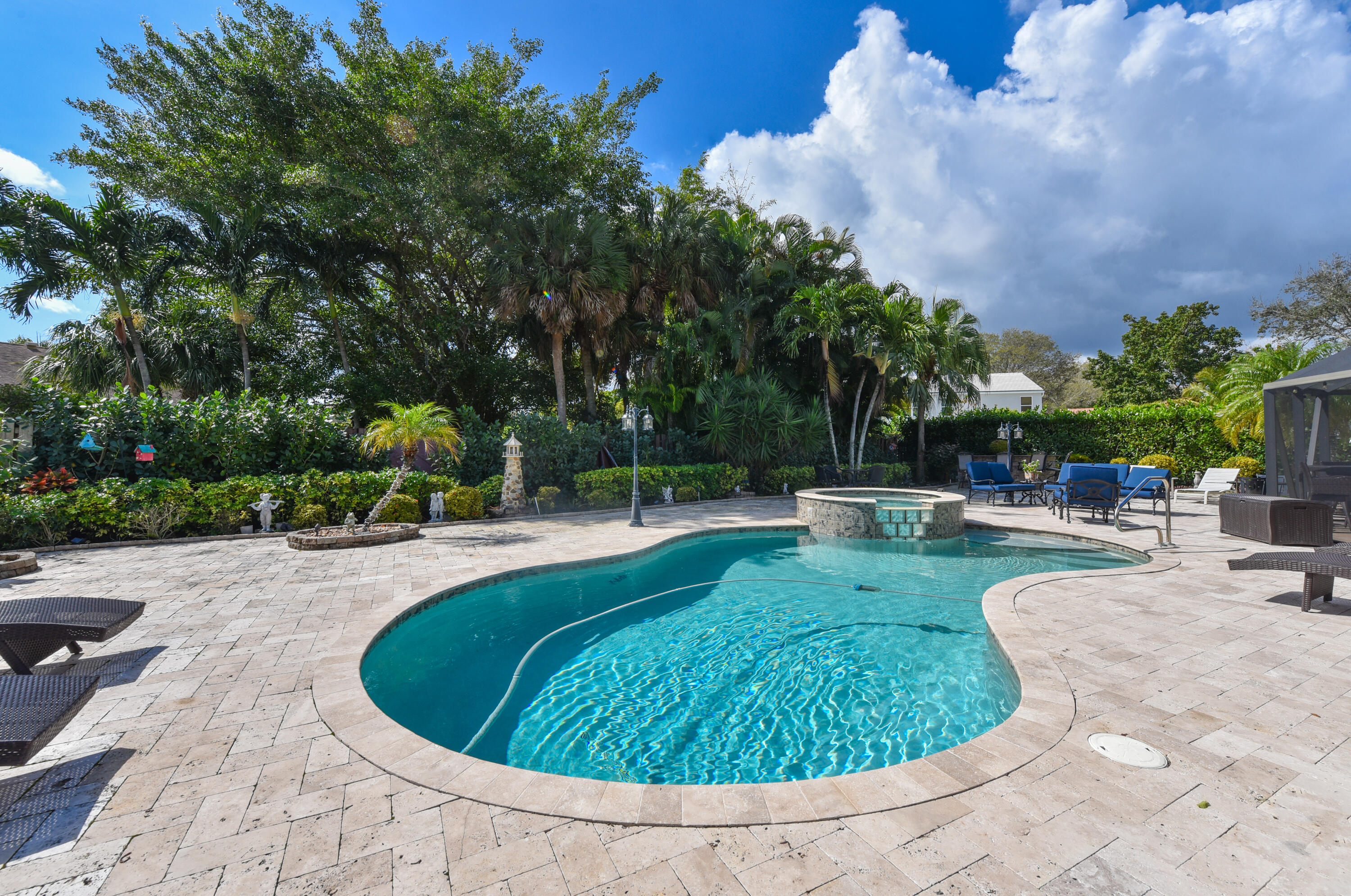 RAINBERRY ESTATES - Residential