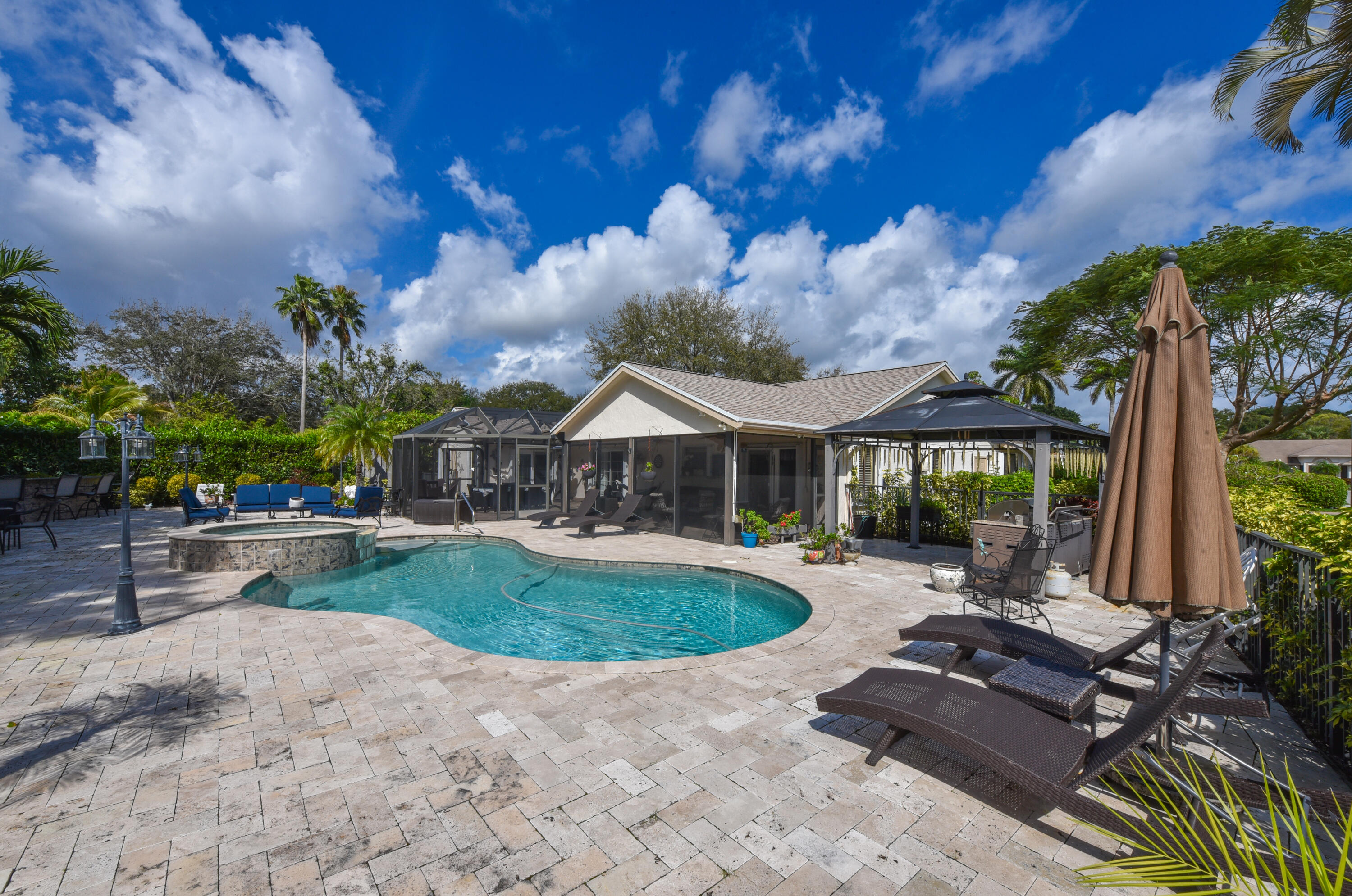 RAINBERRY ESTATES - Residential