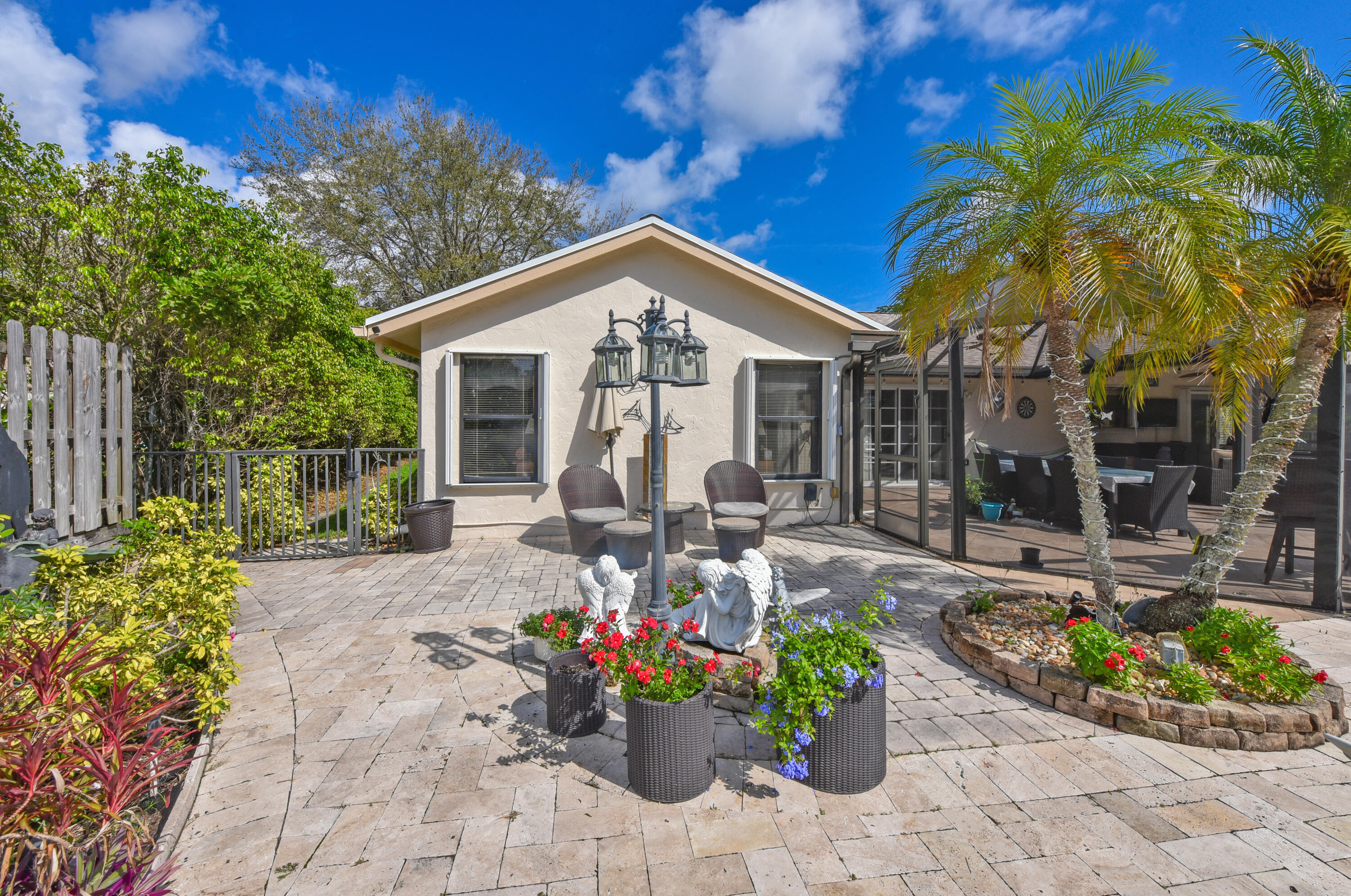 RAINBERRY ESTATES - Residential