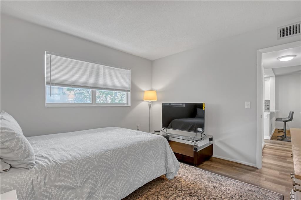 VILLAGE ROYALE CONDO 3 - Residential