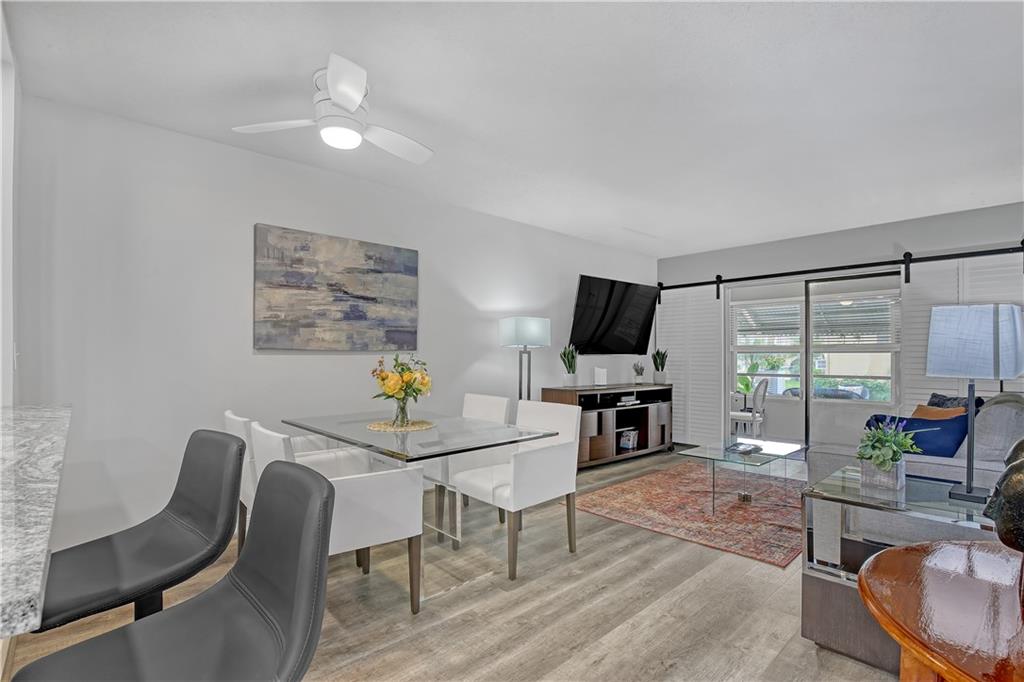 VILLAGE ROYALE CONDO 3 - Residential