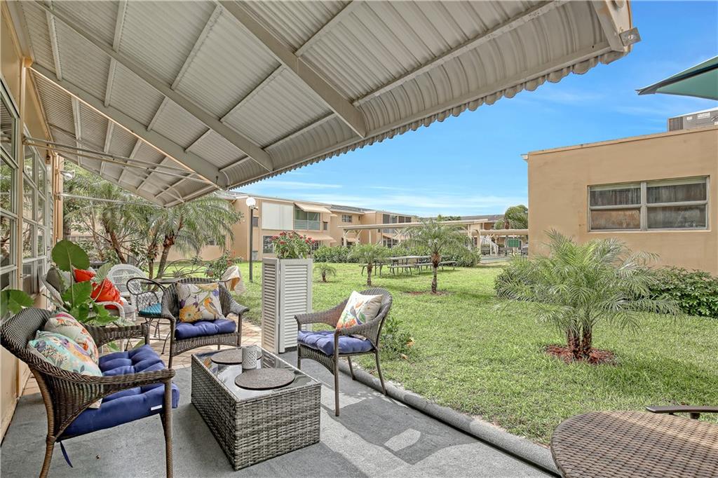 VILLAGE ROYALE CONDO 3 - Residential