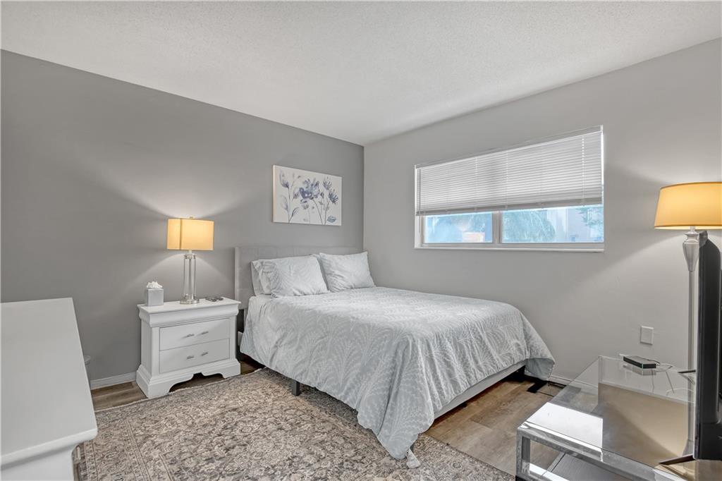 VILLAGE ROYALE CONDO 3 - Residential
