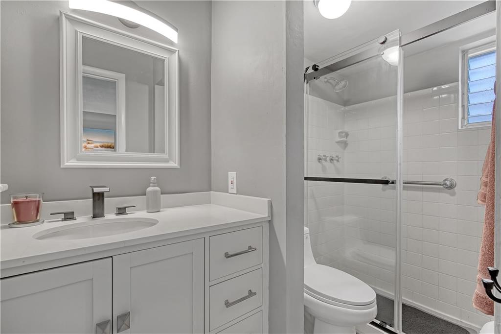 VILLAGE ROYALE CONDO 3 - Residential