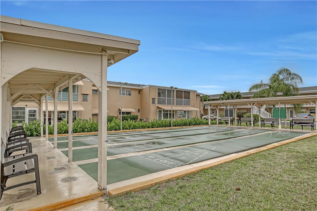 VILLAGE ROYALE CONDO 3 - Residential