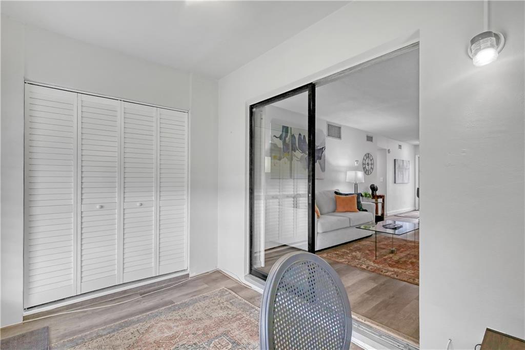 VILLAGE ROYALE CONDO 3 - Residential