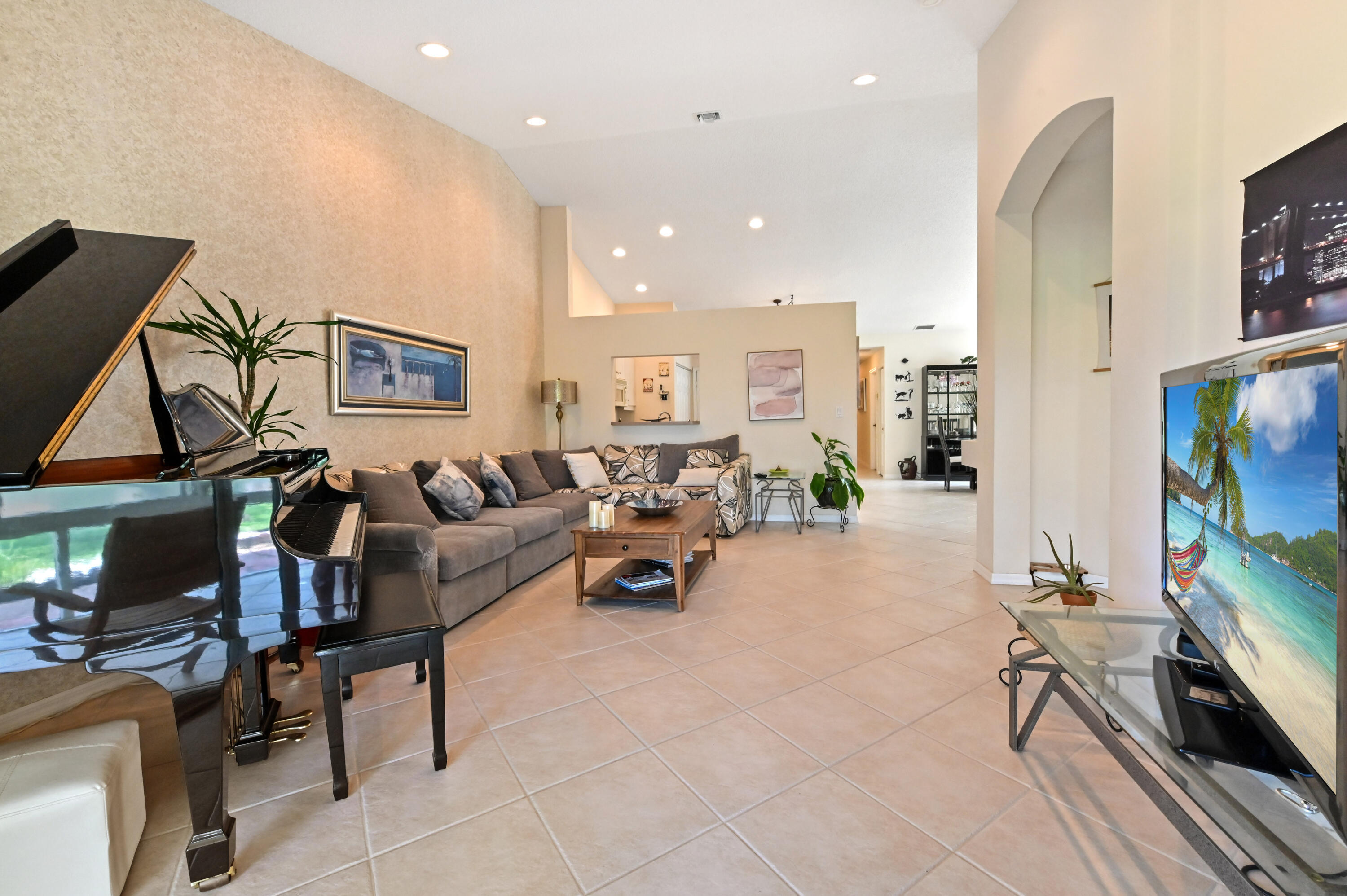 FLORAL LAKES 1 - Residential Lease
