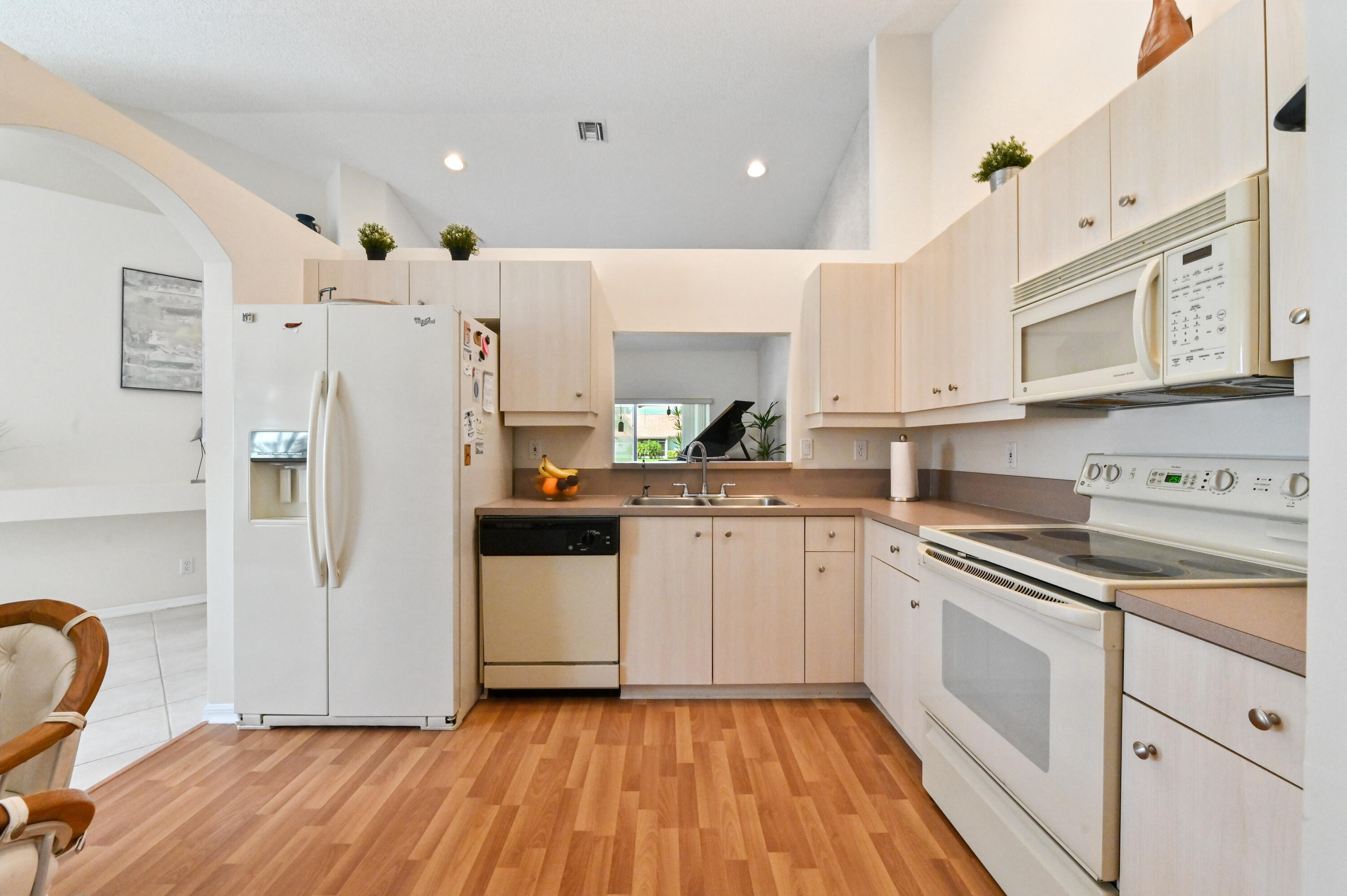 FLORAL LAKES 1 - Residential Lease